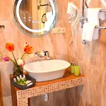 Elegia Park Apartment *